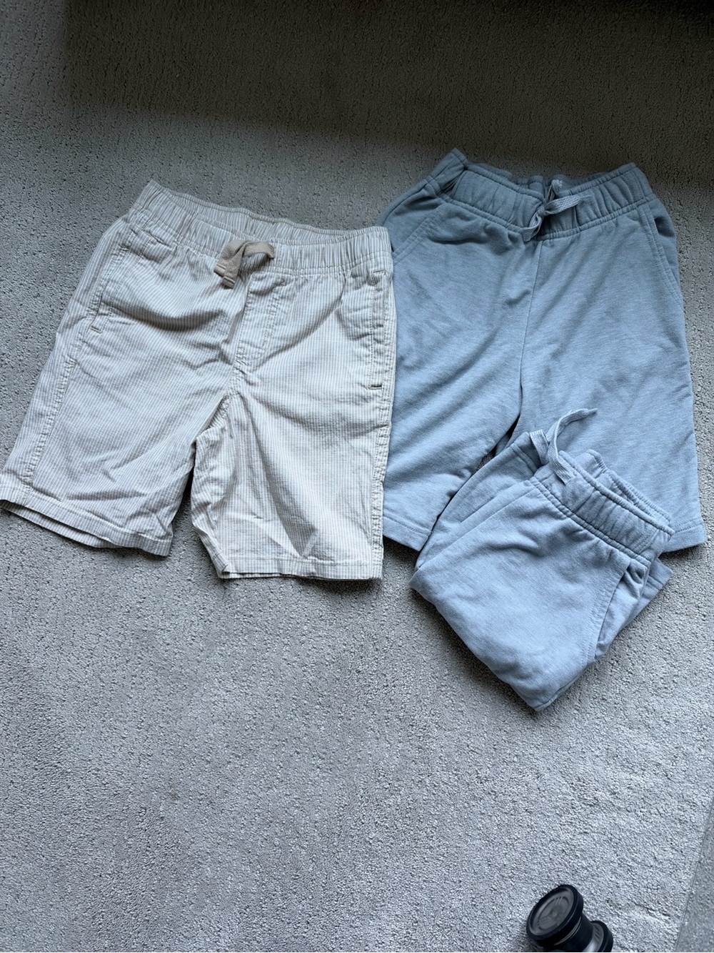 Cat & Jack Boys’s Drawstring Shorts - Grey and Tan & White